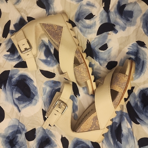 Sorel Women's Joanie II Casual Sandals - Snake and Creme‎ - Size 8 - Picture 1 of 14